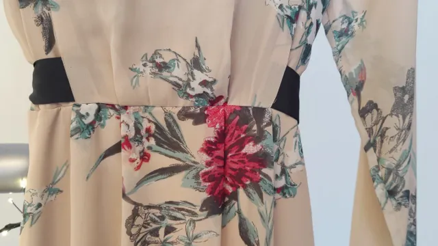 Vestido Vila Clothes floral beige talla S