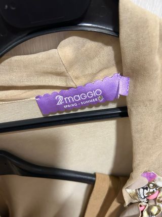 Elegante conjunto de dos piezas chaqueta y camiset