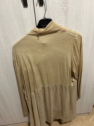 Elegante conjunto de dos piezas chaqueta y camiset