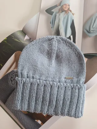 Berretto lana fatto a mano azzurro