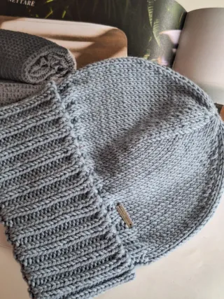 Berretto lana fatto a mano azzurro