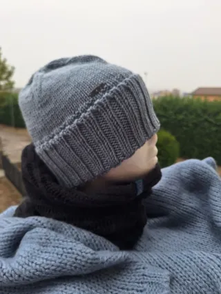 Berretto lana fatto a mano azzurro