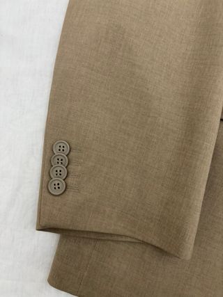 Traje de caballero beige
