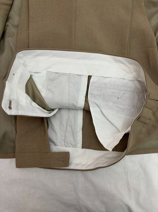 Traje de caballero beige