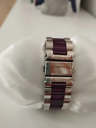 Reloj Guess Mujer Morado y Plateado