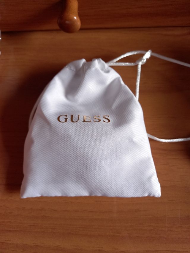 Pendientes ArosGuess nuevos a estrenar