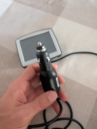 GPS TomTom con cable encendedor