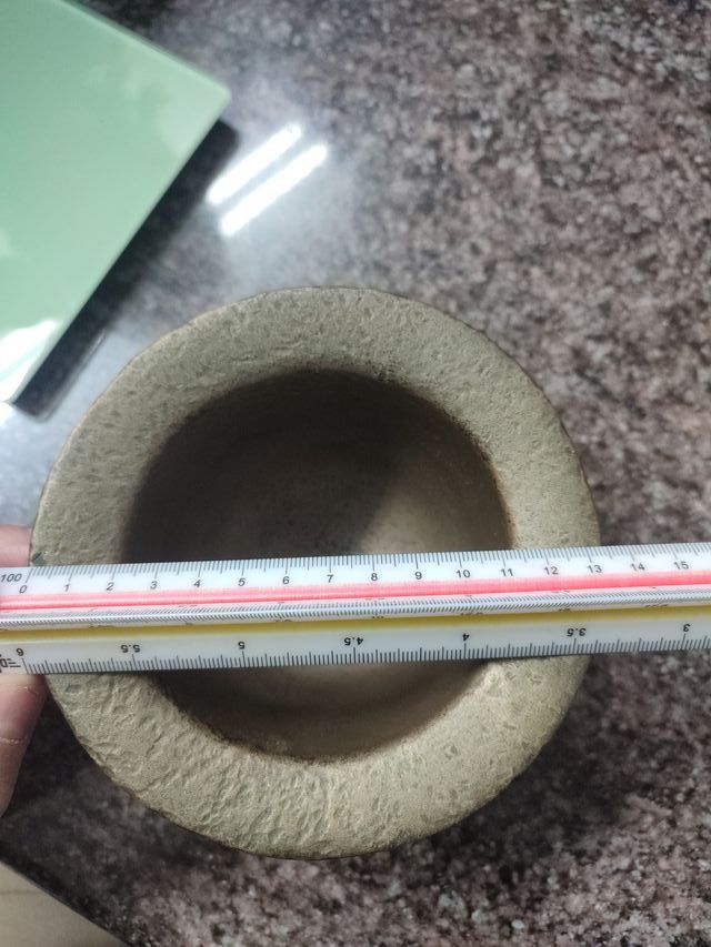 Mortero antiguo de hierro