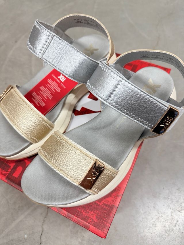 Sandalias Xti Mujer Casual Doradas y Plateadas