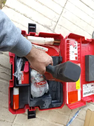 Clavadora Hilti DX A40