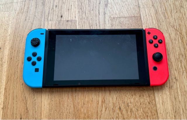 Nintendo Switch + Accesorios y Juegos