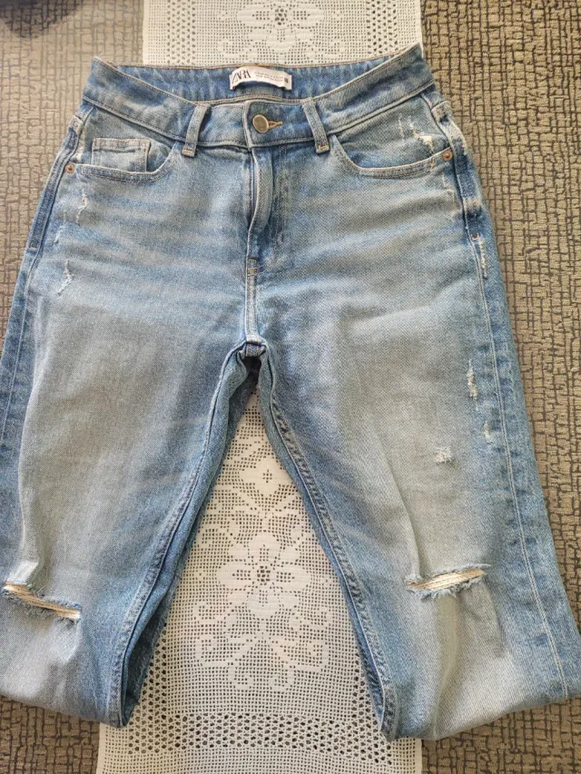 Vaqueros Zara desgastados celestes
