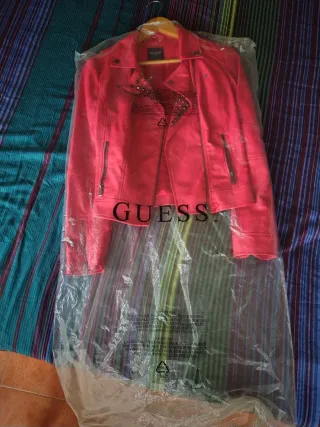 Chaqueta Guess Rosa Cuero