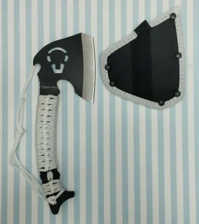 REBAJADA HACHA THE PUNISHER (EL CASTIGADOR)+ FUNDA