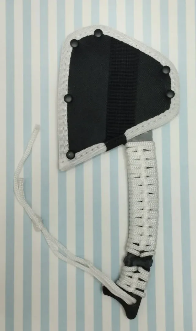 REBAJADA HACHA THE PUNISHER (EL CASTIGADOR)+ FUNDA