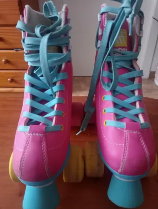 Patines de niña rosas y azules