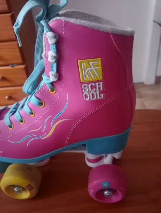 Patines de niña rosas y azules