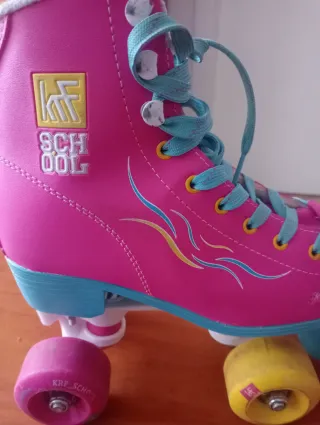 Patines de niña rosas y azules