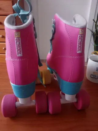 Patines de niña rosas y azules