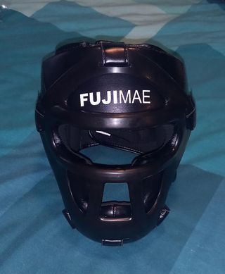 Casco con parrilla de boxeo Fujimae