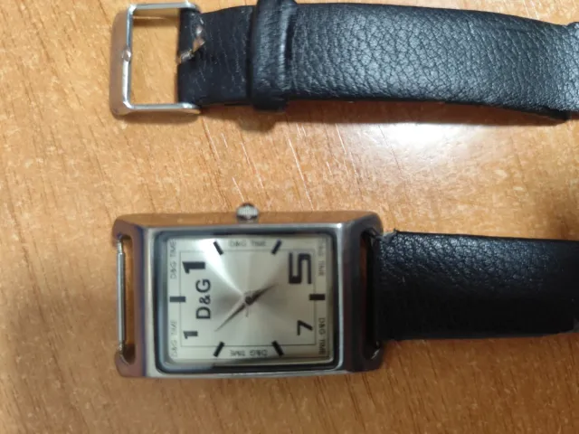 Reloj D&G Cuadrado Negro y Plateado