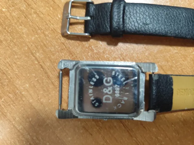 Reloj D&G Cuadrado Negro y Plateado