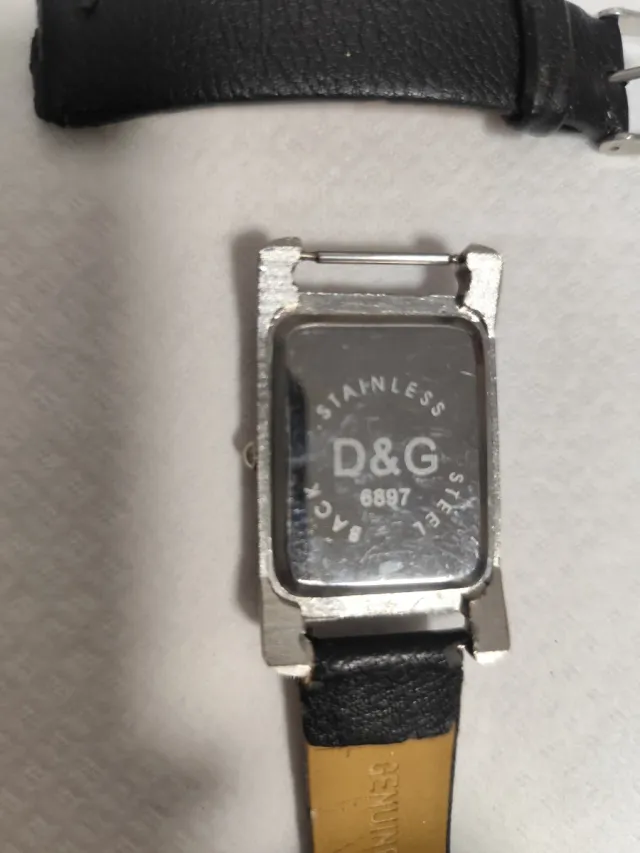 Reloj D&G Cuadrado Negro y Plateado