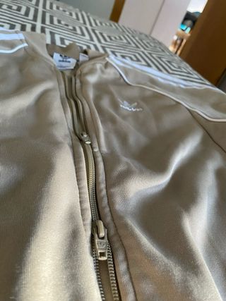 Chaqueta Adidas Beige