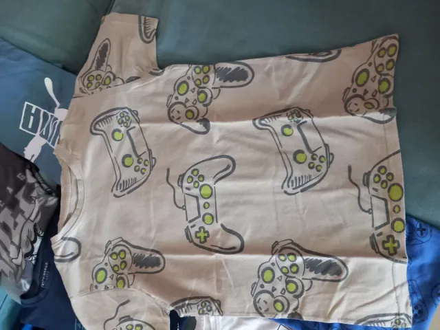 Lote 12 camisetas niño Tallas 10-12