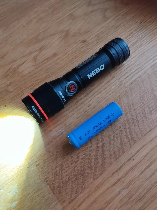 Linterna NEBO Redline Flex 6X Zoom