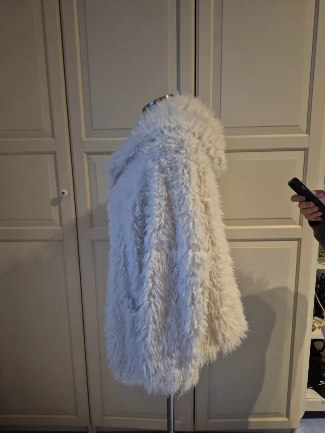 Giacca pelliccia sintetica bianca con cappuccio