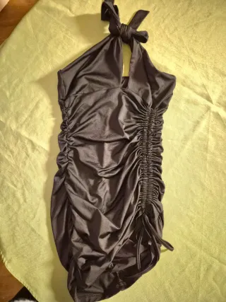 Abito nero con rouches