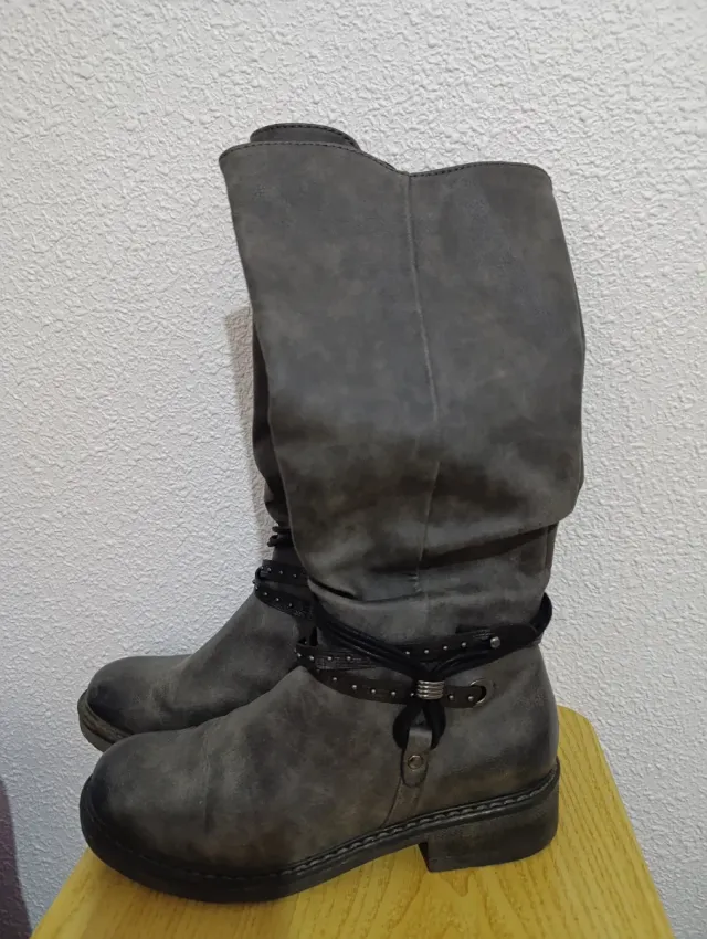 Botas Marco Tozzi grises