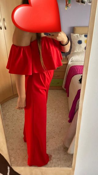 Mono largo rojo escotado