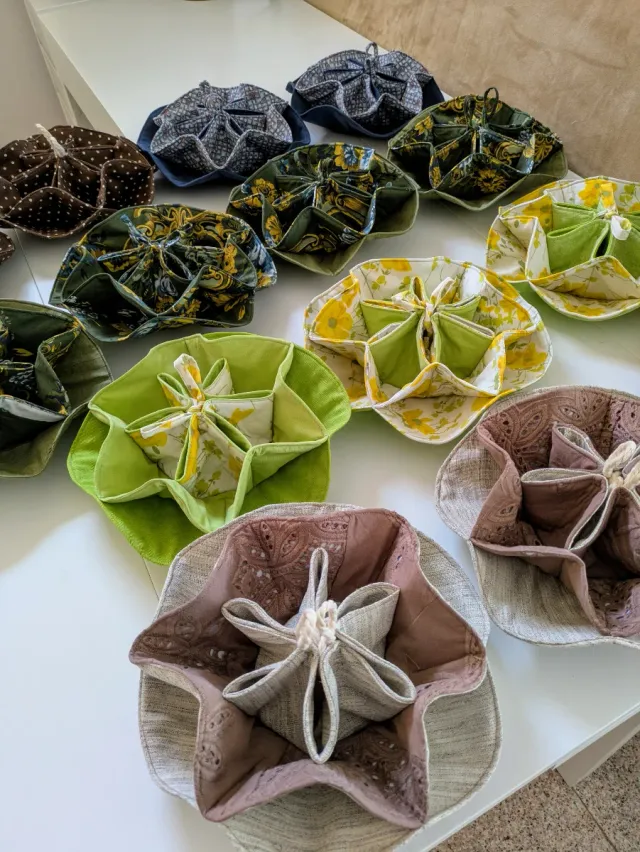 Lotto 14 cestini portaoggetti in stoffa