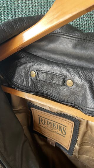 cazadora redskins negra