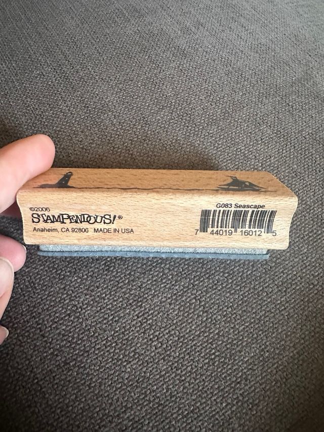 Sello de madera faro y barco