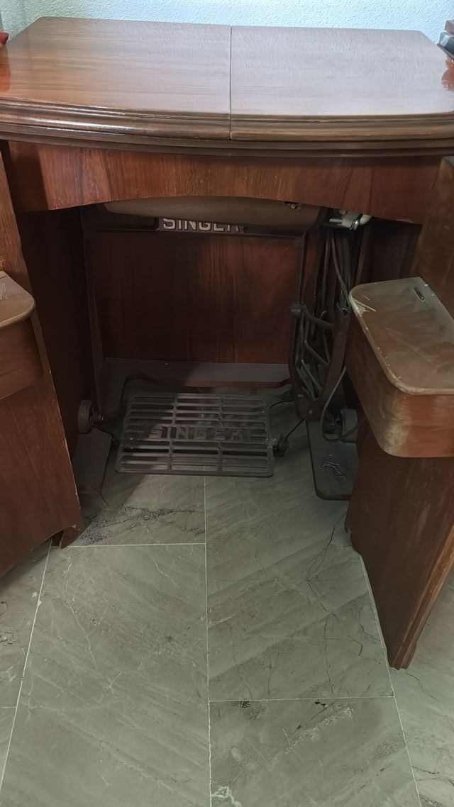 Máquina de coser Singer antigua