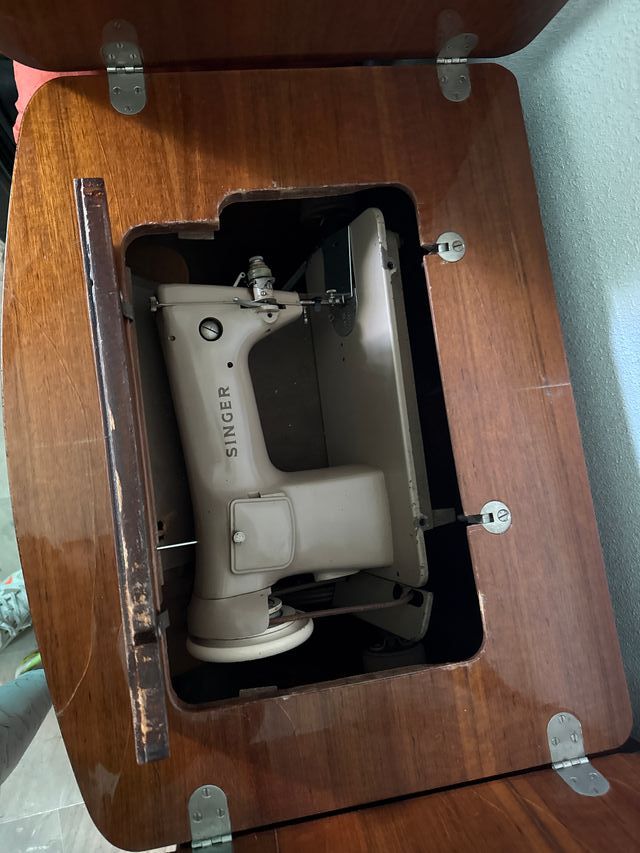 Máquina de coser Singer antigua
