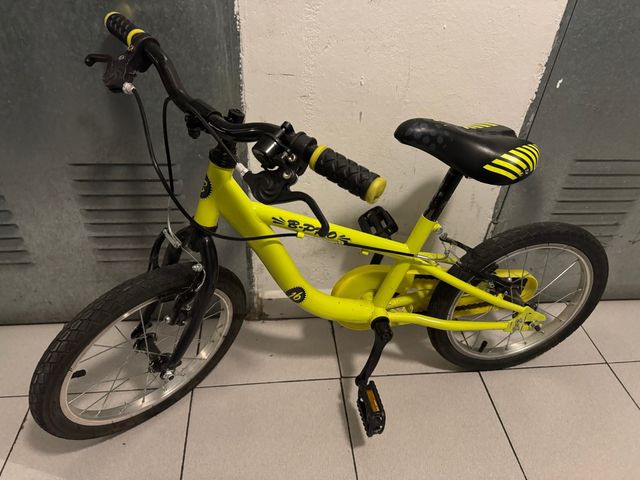 Bicicleta 16 pulgadas con patín y casco