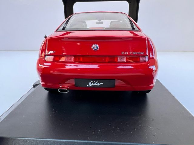 Alfa Romeo GTV 1995 Rossa 1:18 Norev 1/18