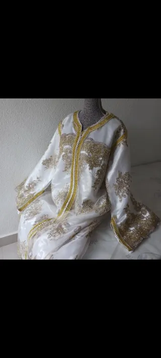 Tekchita vintage bordada dorada