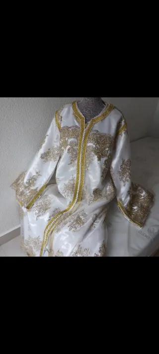 Tekchita vintage bordada dorada