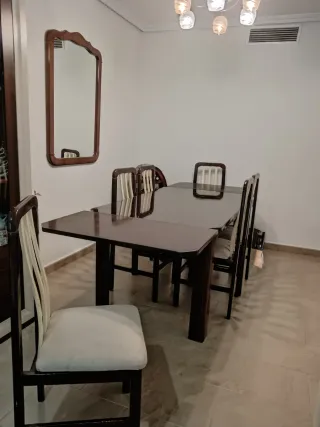 Mesa extensible y 6 sillas