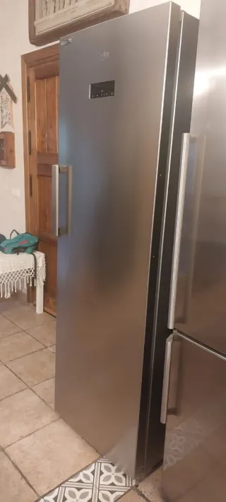 Congelador Vertical Beko