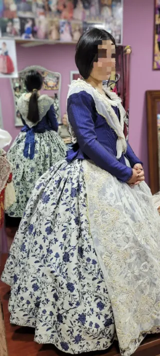 Traje de Fallera azul y blanco