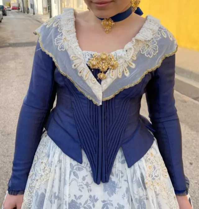 Traje de Fallera azul y blanco