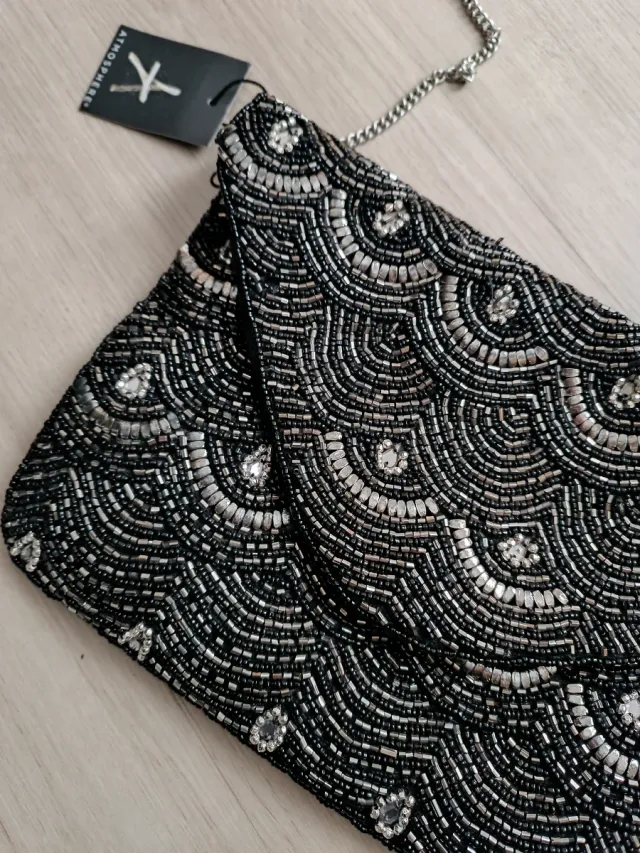 Bolso de fiesta negro y plateado