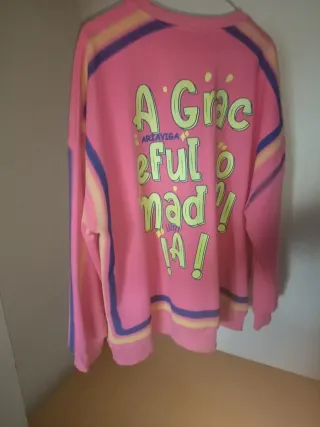 Sudadera oversize rosa con rayas