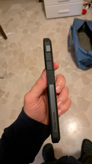 Cover Spigen Armor per Galaxy S24 FE